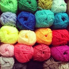 La palette de couleurs des saisons : s'habiller selon le calendrier