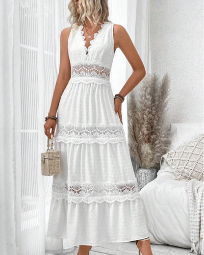 Robe en dentelle sans manches