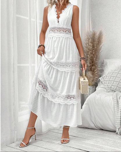 Robe en dentelle sans manches