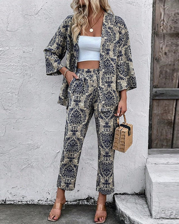 Ensemble élégant avec un imprimé moderne