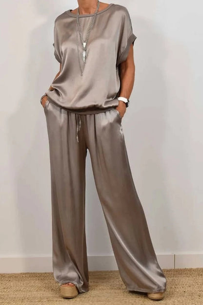 Ensemble élégant en satin